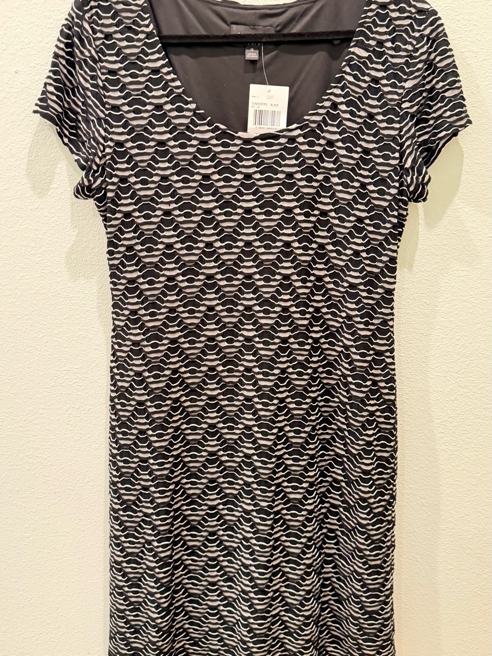NWT Beautiful Body Con Size 16 Black/White/Grey Woman Textured Scoop Neck Dress